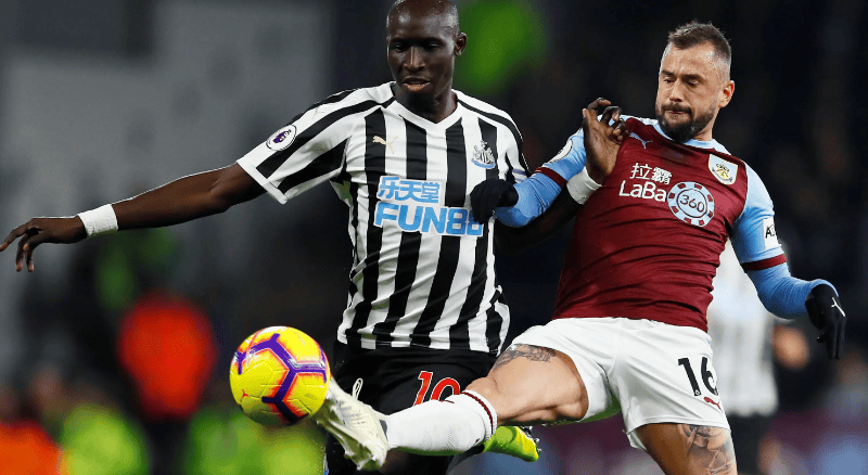 关于那不勒斯客场大胜热那亚,继续缩小积分差距的信息 关于那不勒斯客场大胜热那亚,继续缩小积分差距的信息