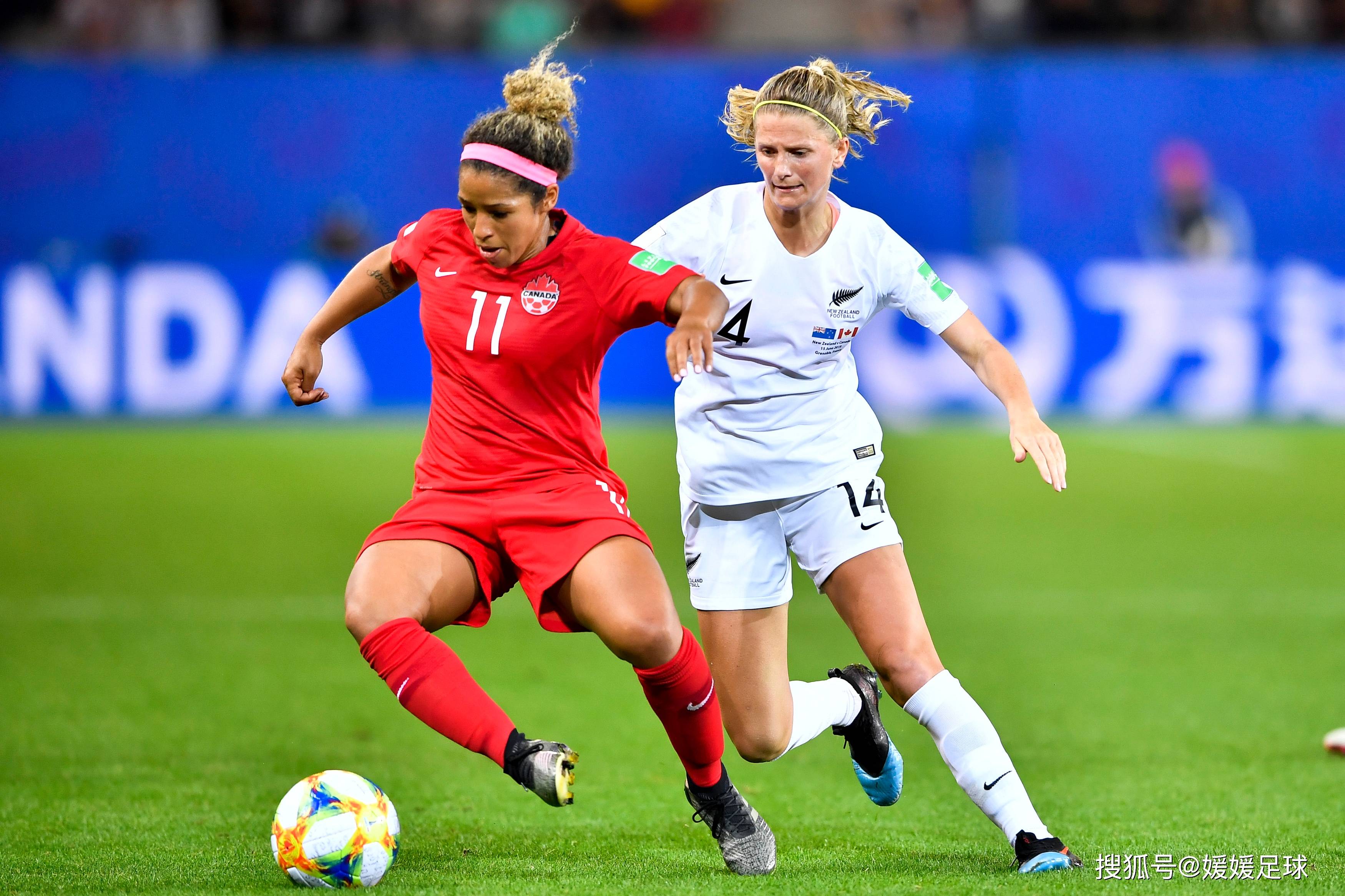 加拿大女足球员训练中状态出色,备战下一场比赛的简单介绍 加拿大女足球员训练中状态出色,备战下一场比赛的简单介绍