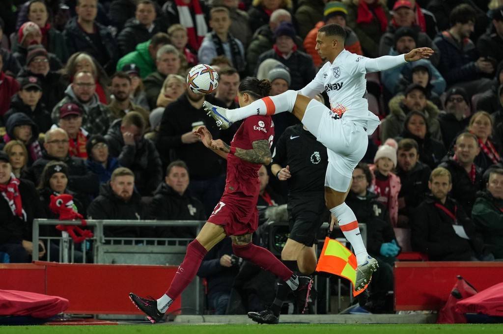 开云体育平台APP-利物浦客场险胜西汉姆联，榜首位置不动摇的简单介绍