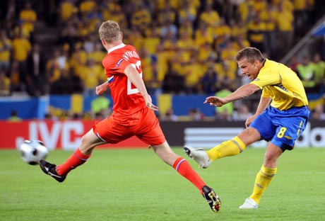 关于阿尔及利亚队客场大胜,欧洲杯资格赛希望渐浓的信息 关于阿尔及利亚队客场大胜,欧洲杯资格赛希望渐浓的信息