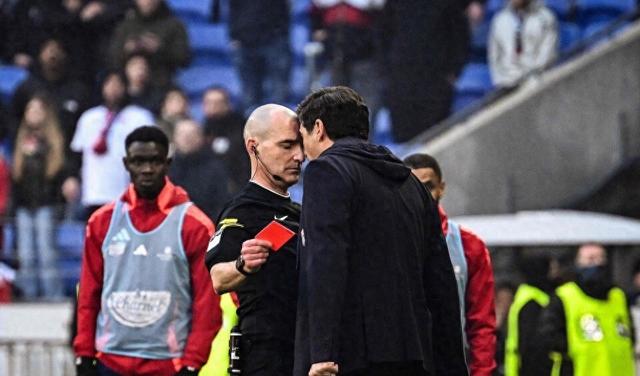 开云体育登录-里昂遭遇主场失利，球迷不满情绪高涨的简单介绍