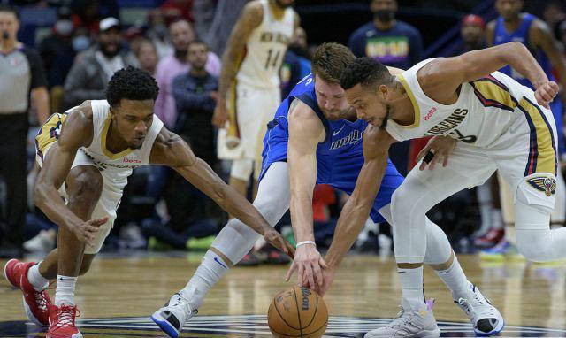 沙尔克在主场陷入困境，遭遇不利局面的简单介绍