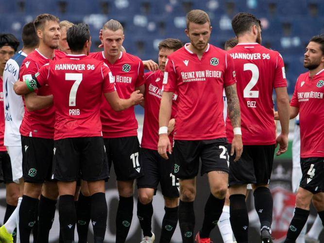 开云平台-柏林赫塔队在德甲比赛中逆转对手取得胜利