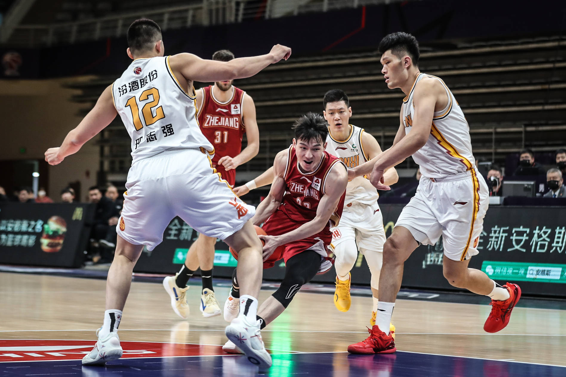 精彩对决:浙江对阵山西,战火激烈的简单介绍 精彩对决:浙江对阵山西,战火激烈的简单介绍