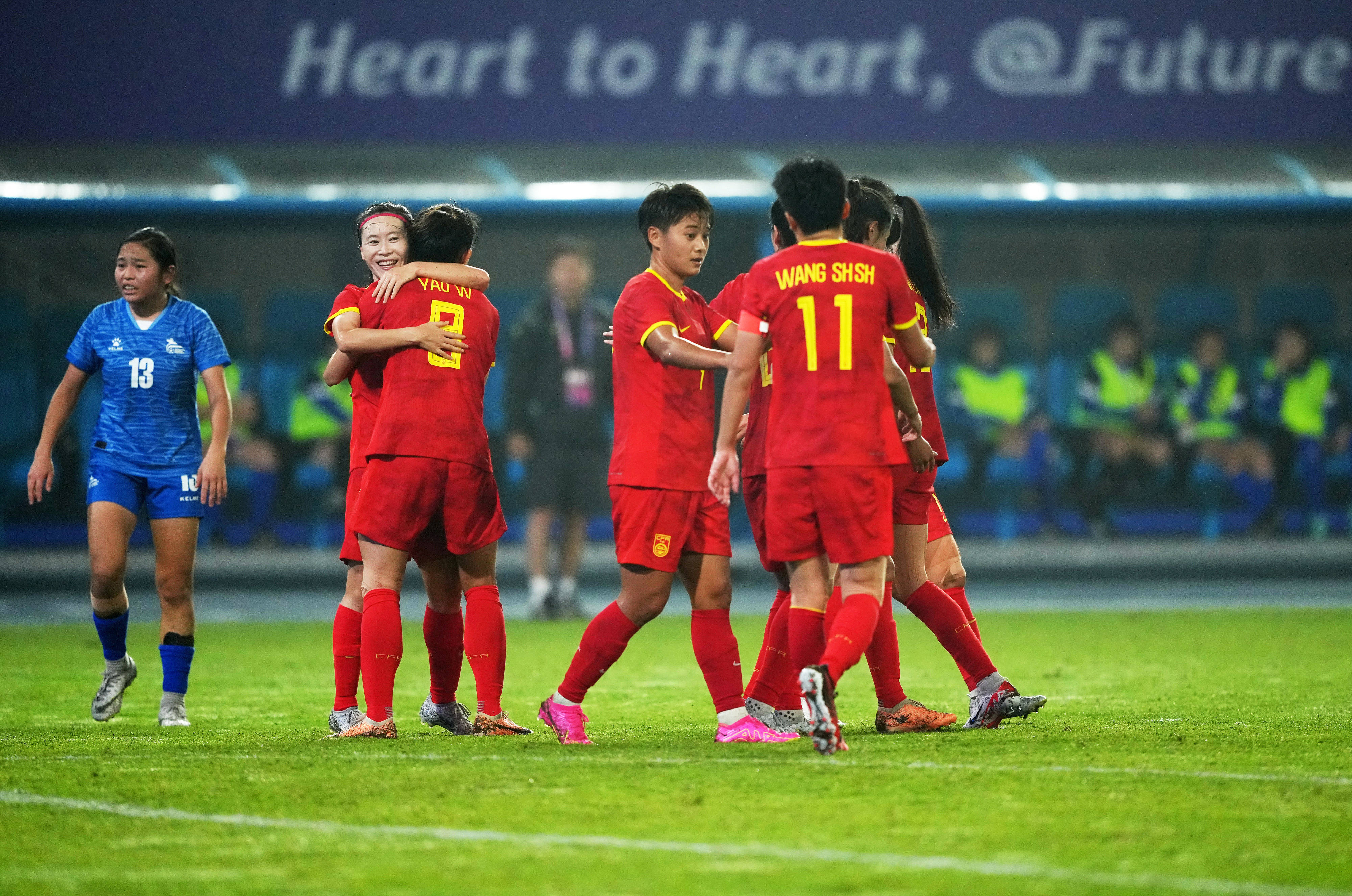 关于丹麦女足凭借进球差位力压对手，实力无人能敌的信息