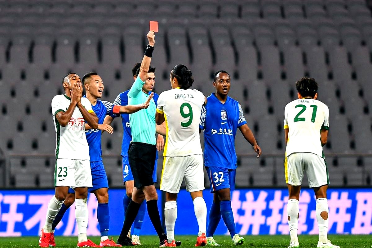 国安主帅召开战术训练回顾上一场比赛中存在问题的简单介绍 国安主帅召开战术训练回顾上一场比赛中存在问题的简单介绍