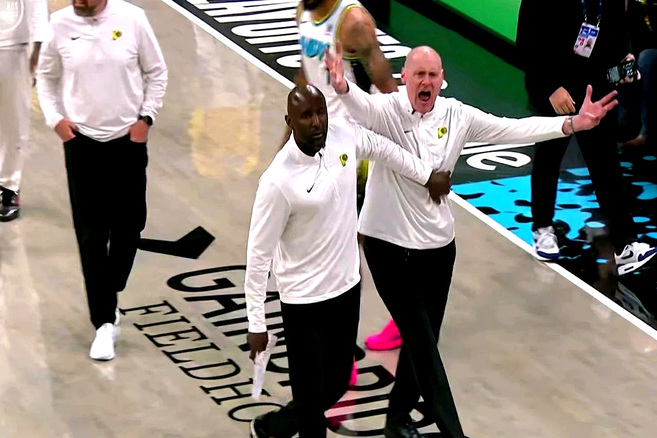 步行者主场不敌篮网,遭遇两连败 步行者主场不敌篮网,遭遇两连败