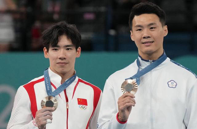 体操比赛中出现罕见失误,选手遗憾失冠的简单介绍 体操比赛中出现罕见失误,选手遗憾失冠的简单介绍