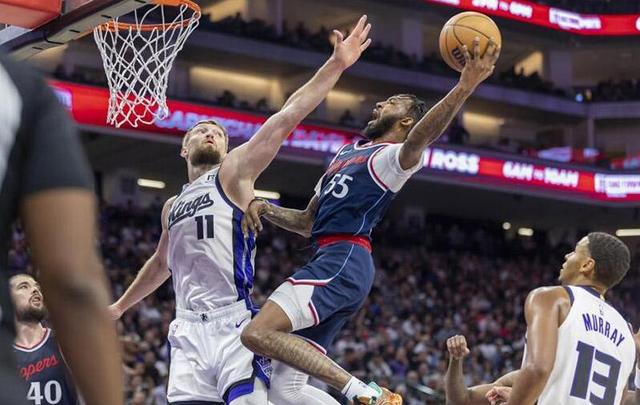 开云平台-包含快船客场险胜小牛，保罗乔治联手爆发的词条