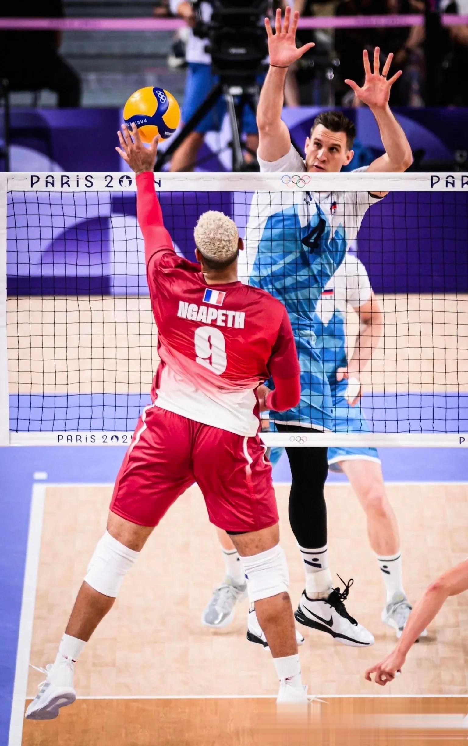 开云体育登录-斯洛文尼亚队连胜晋级，实力抢眼