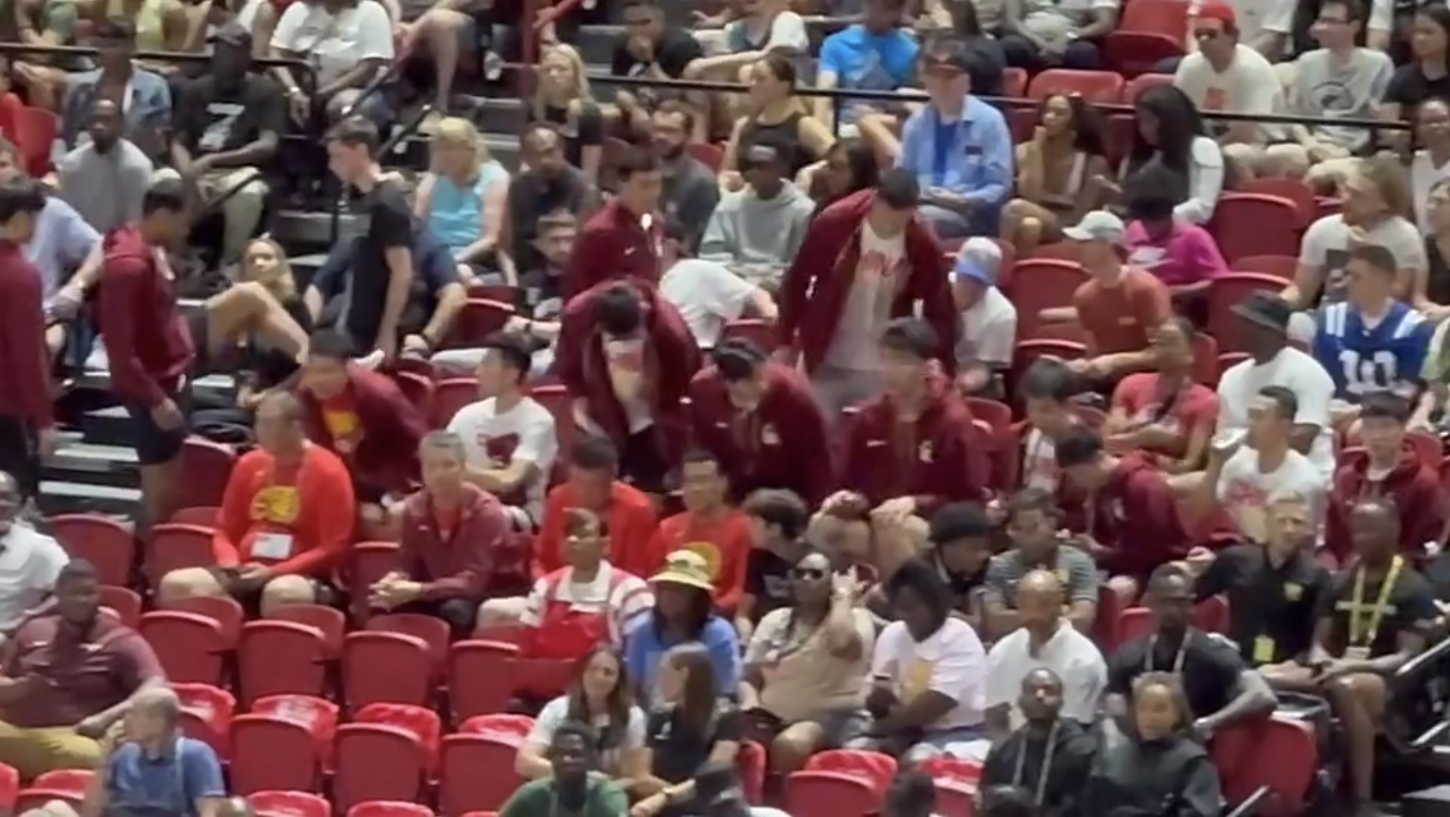 开拓者遭遇马刺反扑,连胜被终结 开拓者遭遇马刺反扑,连胜被终结