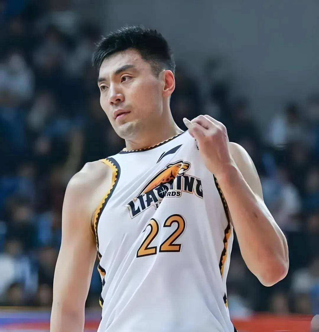 辽宁男篮在比赛中表现出色，全面取胜