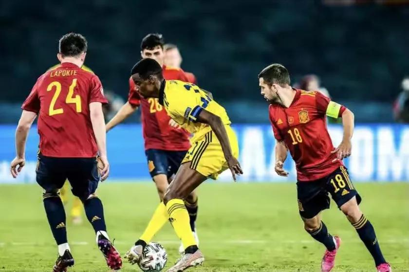 开云平台-100T力克HKA，Uzi成为全场焦点小组赛3:1（广州）