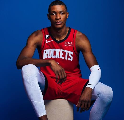 狼队主场战胜劲旅,获得可贵三分 狼队主场战胜劲旅,获得可贵三分