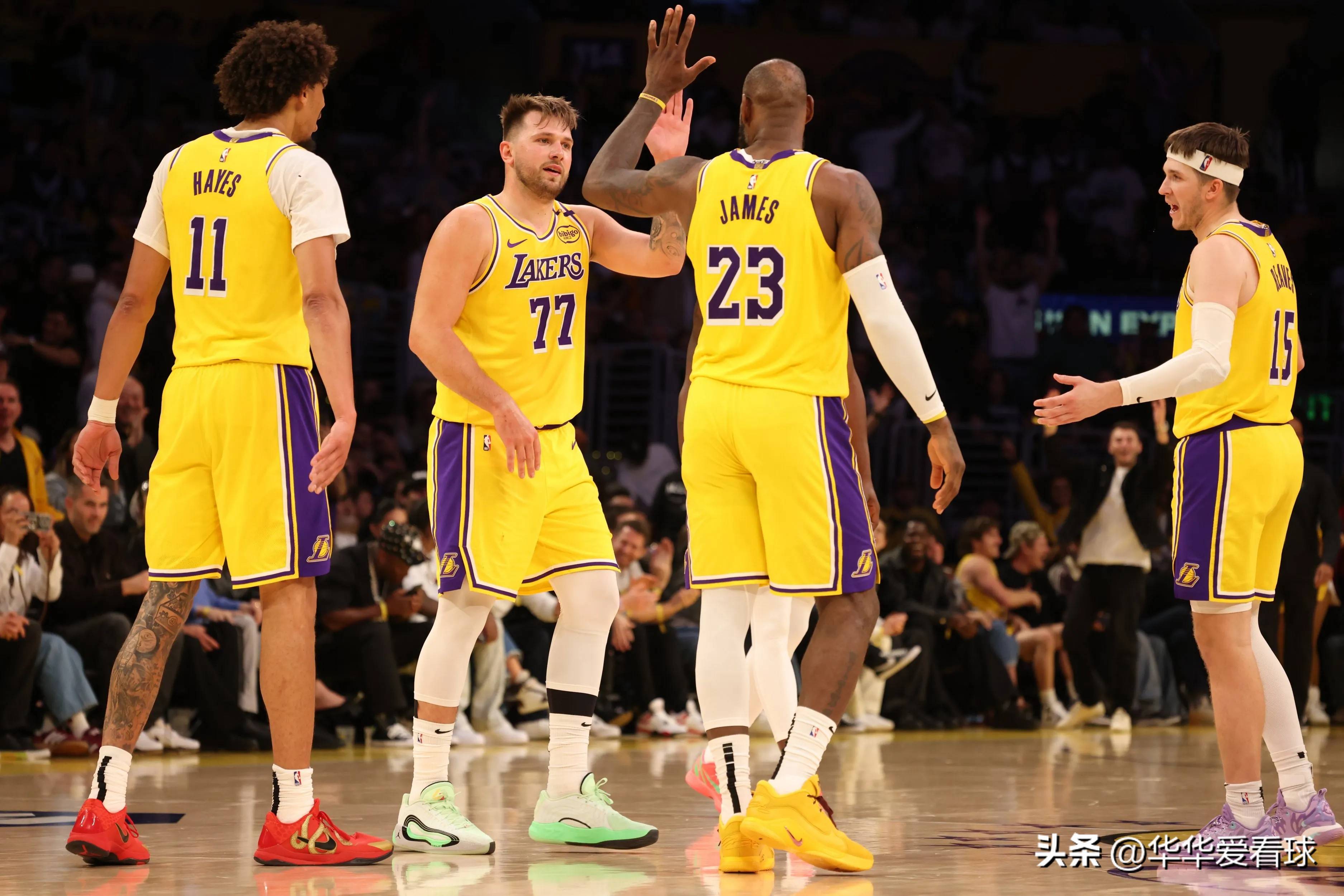 湖人队惊险逆转篮网队 湖人队惊险逆转篮网队