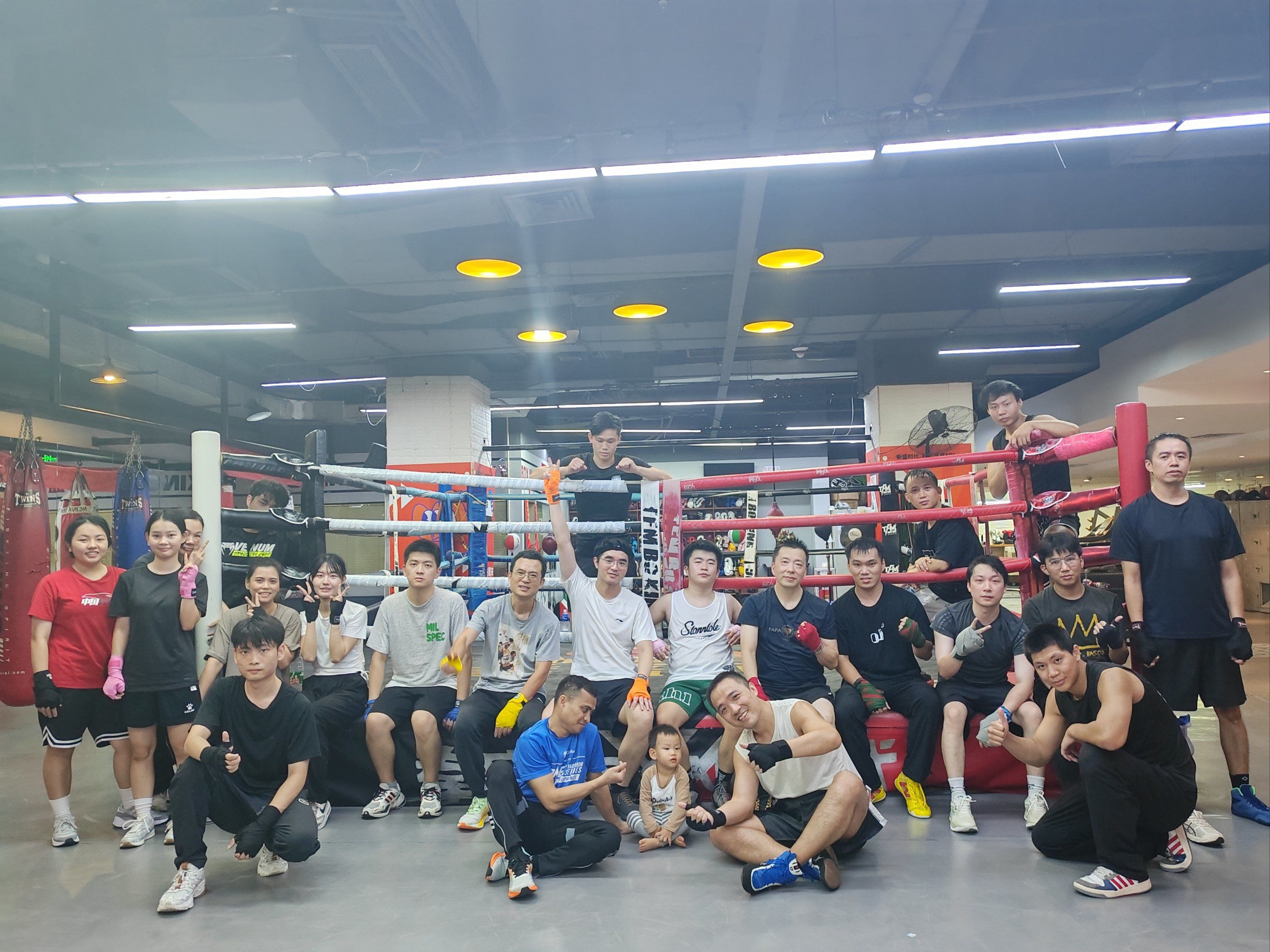 拳击小组赛落幕,强队悉数晋级 拳击小组赛落幕,强队悉数晋级