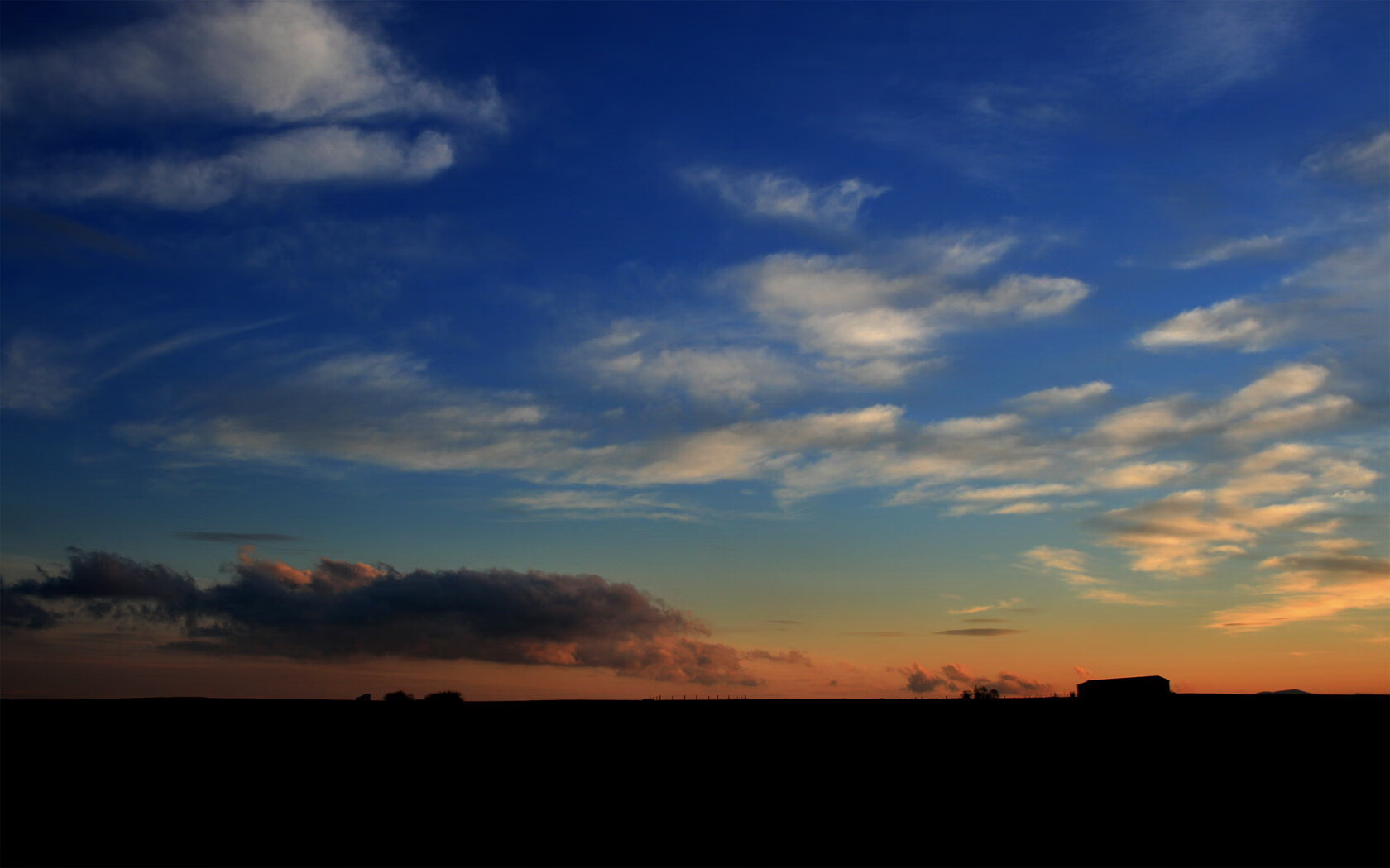 开云体育入口-英超争冠焦点战如火如荼，法国劲旅淘汰比利亚雷亚尔闪耀欧战