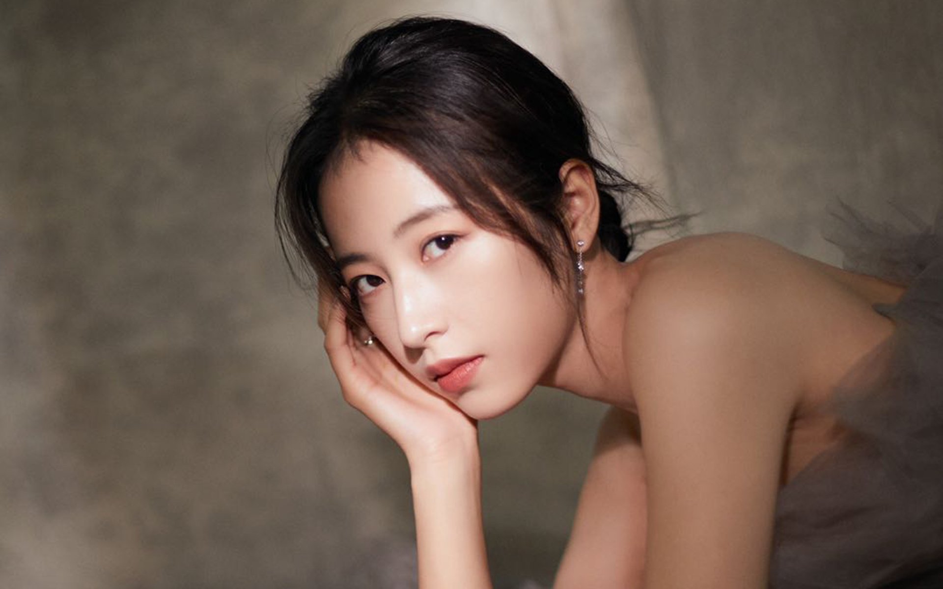 绿茵场上的双重奏，意甲焦点战白热化，乌拉圭压哨绝杀多特蒙德