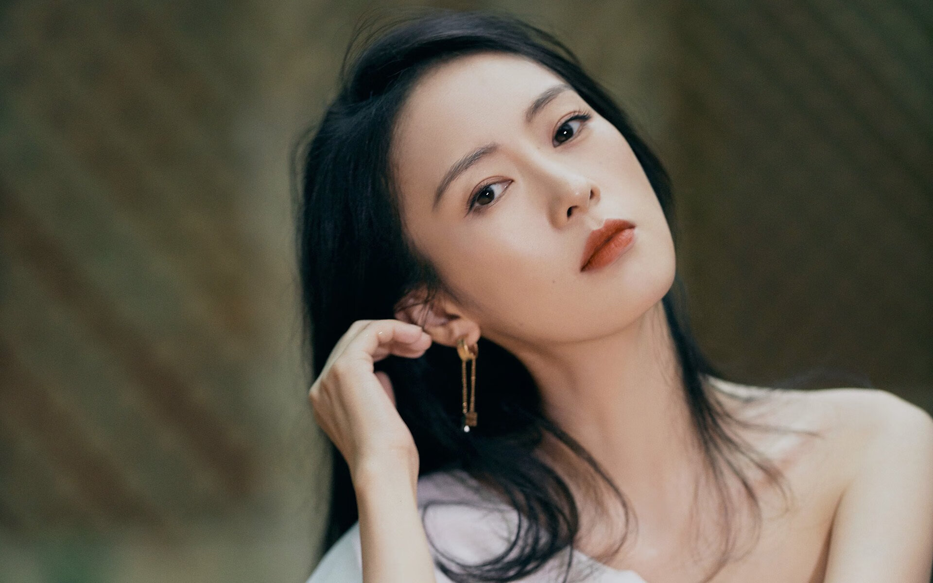 开云体育中国-绝境方显英雄色！哈登末节超神拯救费城，76人加时险胜马刺