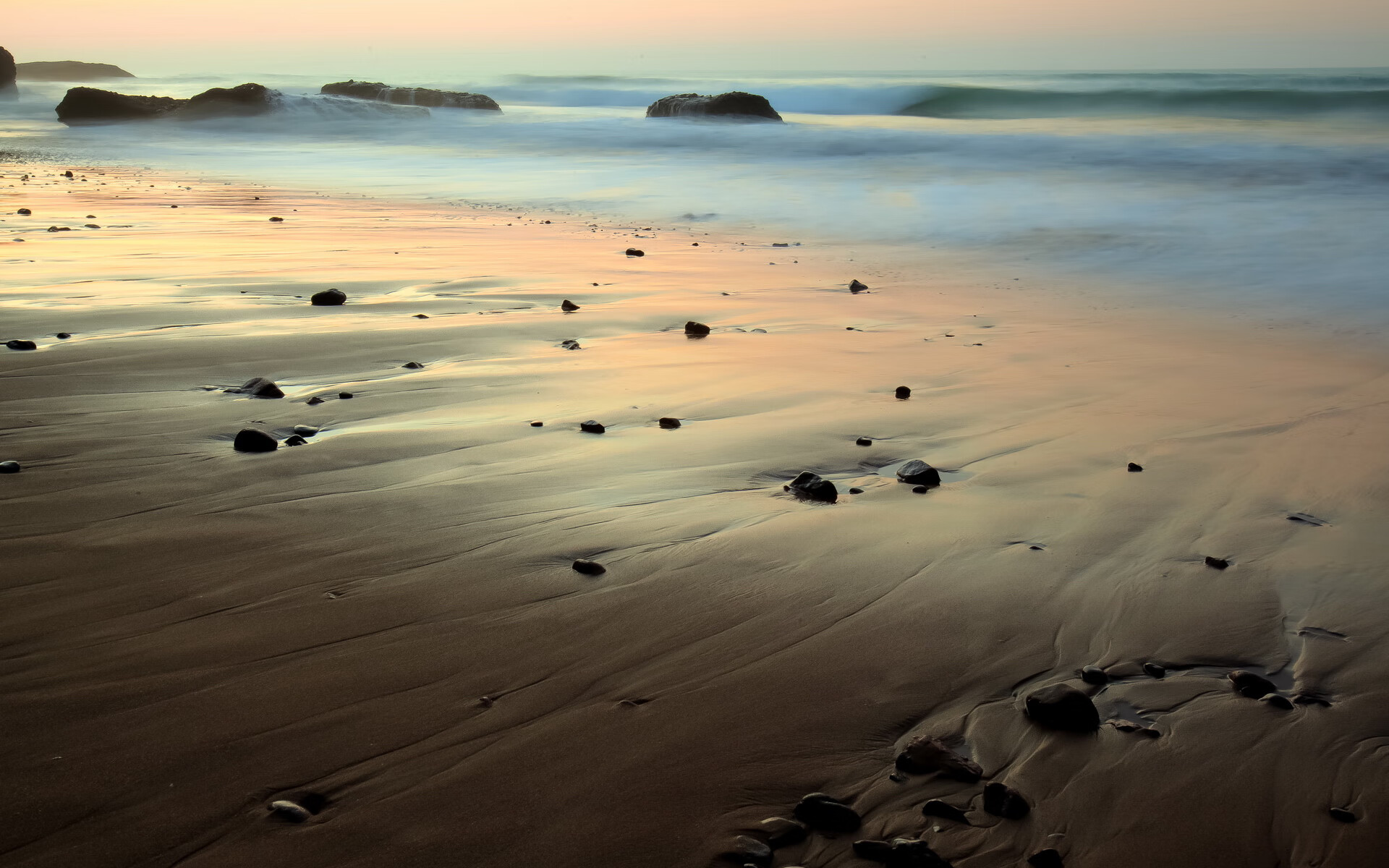阿拉巴无争议当选全场最佳，波兰与巴黎激战见证巨星闪耀