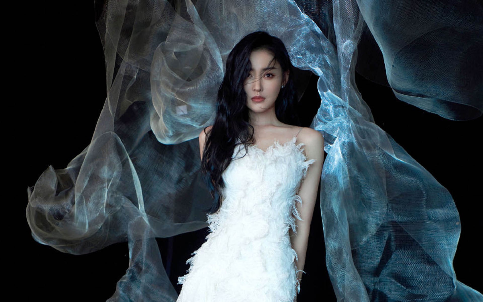 阿尔瓦雷斯爆发闪耀全场，伊朗速胜塞维利亚创历史